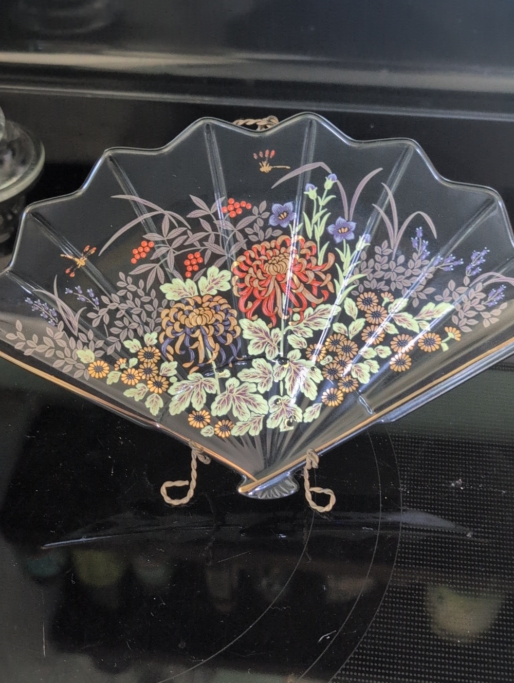 MANN  Imperial Dynasty Hand-Painted Floral Fan-Shaped Decorative Plate - Black